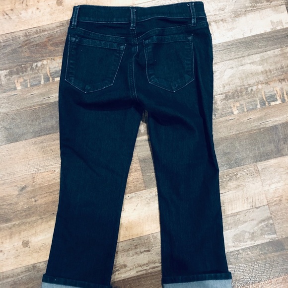 Ann Taylor Loft Crops - Picture 5 of 6